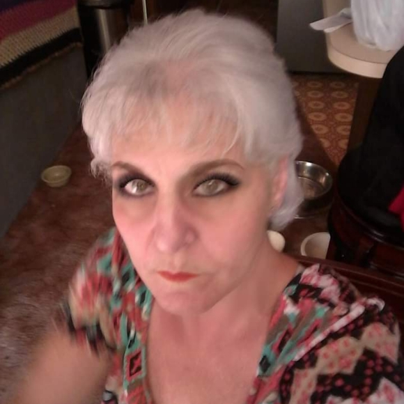 Meet your Posher, Theresa - Picture 5 of 5